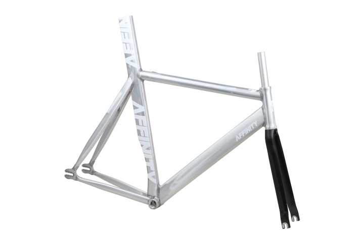 KISSENA Raw KISSENA Raw