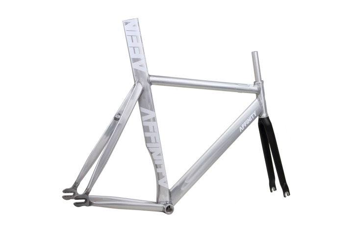 KISSENA Raw KISSENA Raw