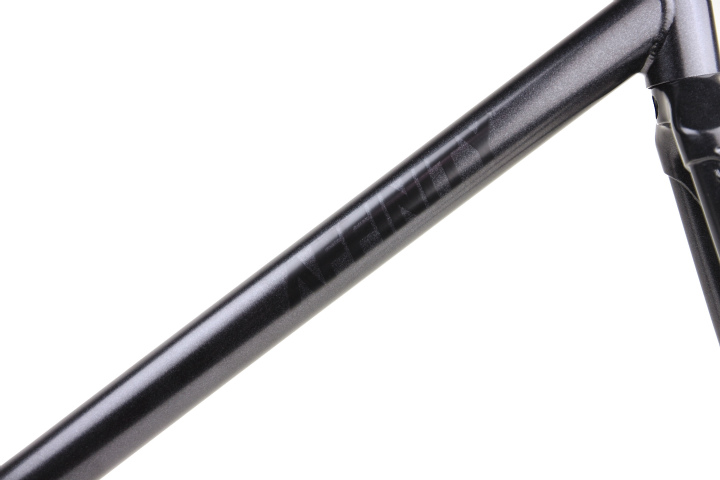 Metropolitan Film Grain Black Metropolitan Film Grain Black