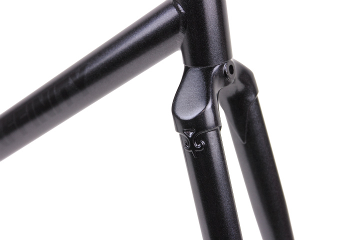 Metropolitan Film Grain Black Metropolitan Film Grain Black