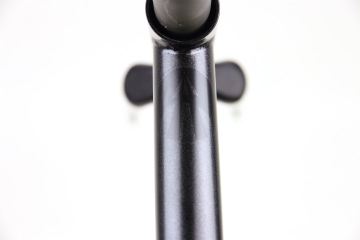 Metropolitan Film Grain Black Metropolitan Film Grain Black